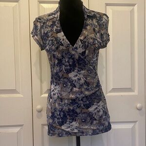 Chic Floral V-Neck Blouse in Blue and Brown